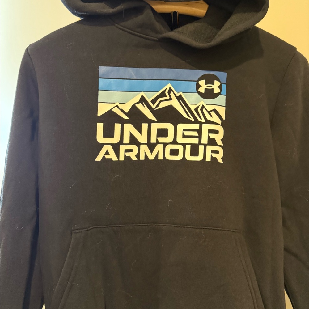 Under Armour BoyS navy Hoodie with Blue Graphic